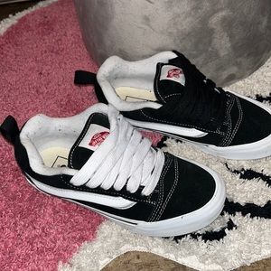 VANS KNU SKOOL SKATE SHOES